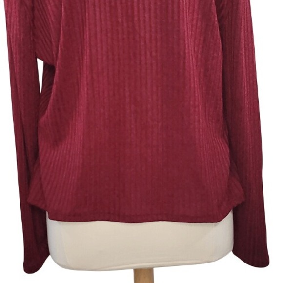 Torrid Rib Scoop Neck Cut Out Long Skeeve Crop Top - Picture 9 of 13